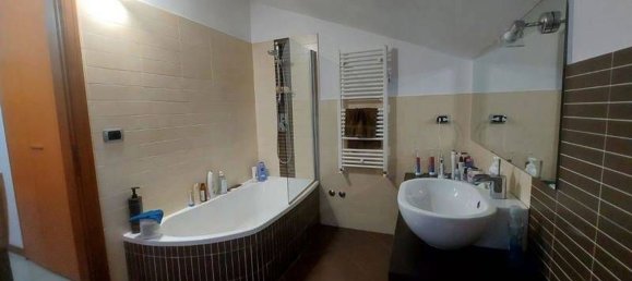 3 rooms Apartment in Mercogliano, Italy No. 128457 10