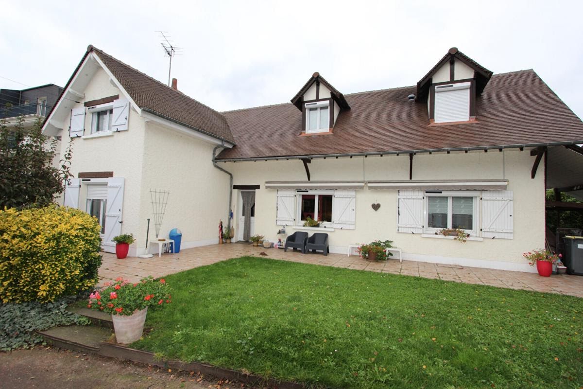 3 bedrooms House in Orleans, France No. 151972