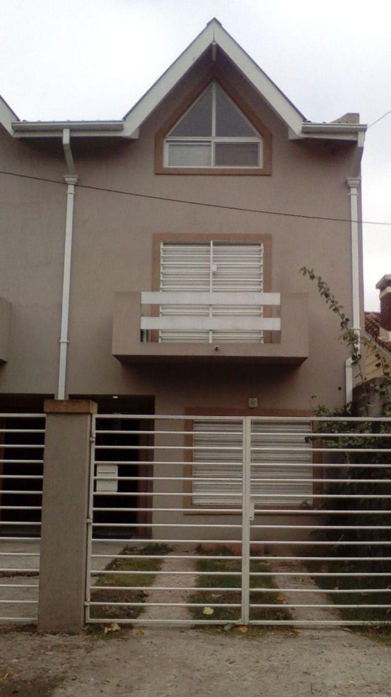 Apartamento de 2 dormitorios en Tres de Febrero, Argentina No. 52825