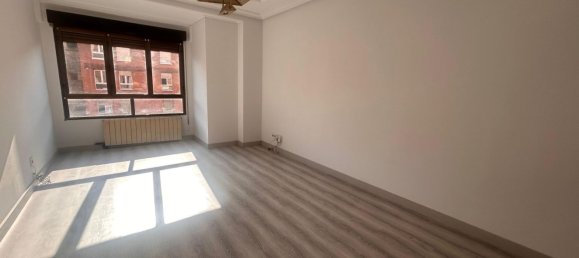 3 Schlafzimmer Wohnung in Gijon, Spain, Nr. 169891 7
