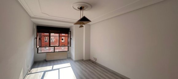 3 Schlafzimmer Wohnung in Gijon, Spain, Nr. 169891 9