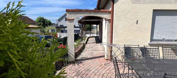 3 bedrooms House in Saint-Louis, France No. 263452 8