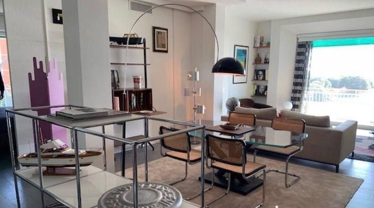 Apartamento de 5 habitaciónes en Viareggio, Italy No. 42906