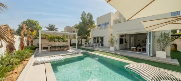4 Schlafzimmer Villa in Meadows, UAE, Nr. 108298 19