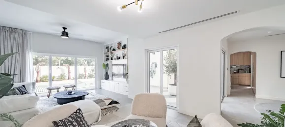 4 Schlafzimmer Villa in Meadows, UAE, Nr. 108298 2