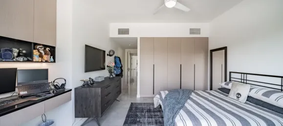 4 Schlafzimmer Villa in Meadows, UAE, Nr. 108298 15