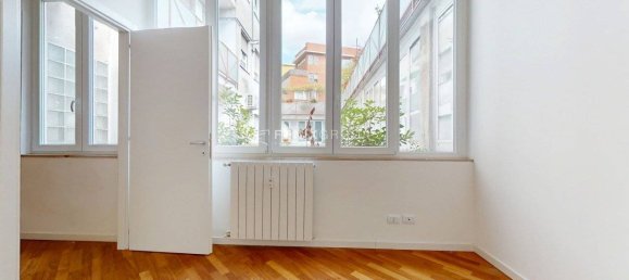 1 bedroom Apartment in Milan, Italy No. 348606 10
