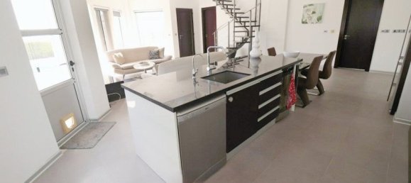 4 bedrooms Villa in Sea Caves, Cyprus No. 23055 9