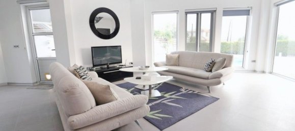 4 bedrooms Villa in Sea Caves, Cyprus No. 23055 7