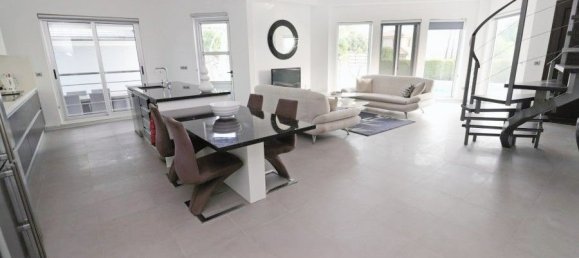 4 bedrooms Villa in Sea Caves, Cyprus No. 23055 3