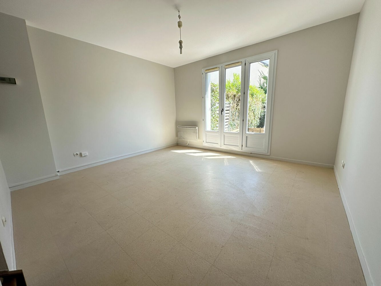 3 bedrooms House in Tours, France No. 272168