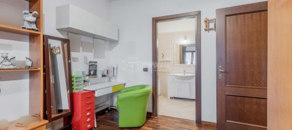 2-salle Appartement à Fiumicino, Italy No. 46734 21
