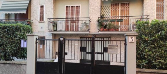 2 rooms Apartment in Cormano, Italy No. 33900 2