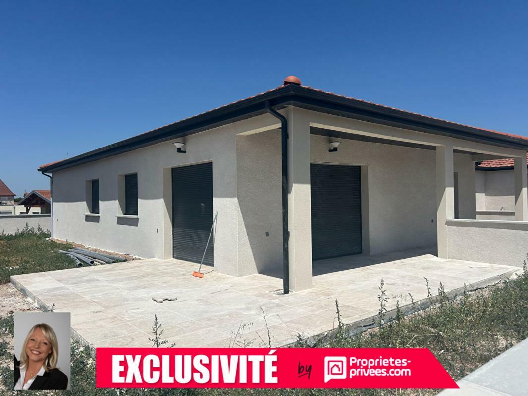 3 bedrooms House in Saint-Romain-la-Motte, France No. 207030