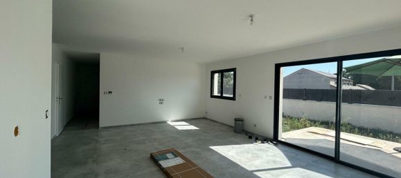 3 bedrooms House in Saint-Romain-la-Motte, France No. 207030 3