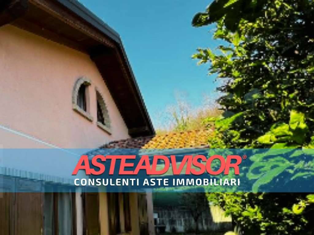 2 bedrooms Villa in Besozzo, Italy No. 295957