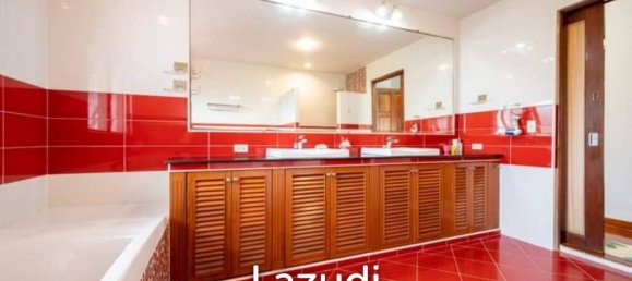 5 bedrooms Villa in Pattaya, Thailand No. 14949 9