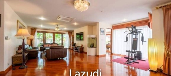 5 bedrooms Villa in Pattaya, Thailand No. 14949 2