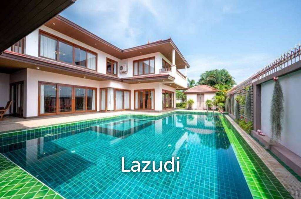 5 bedrooms Villa in Pattaya, Thailand No. 14949