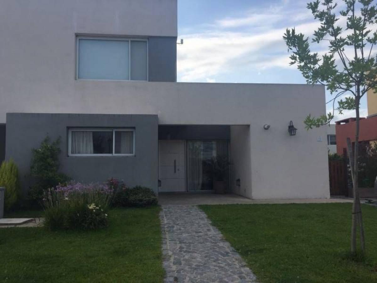 2 bedrooms House in Tigre, Argentina No. 100744