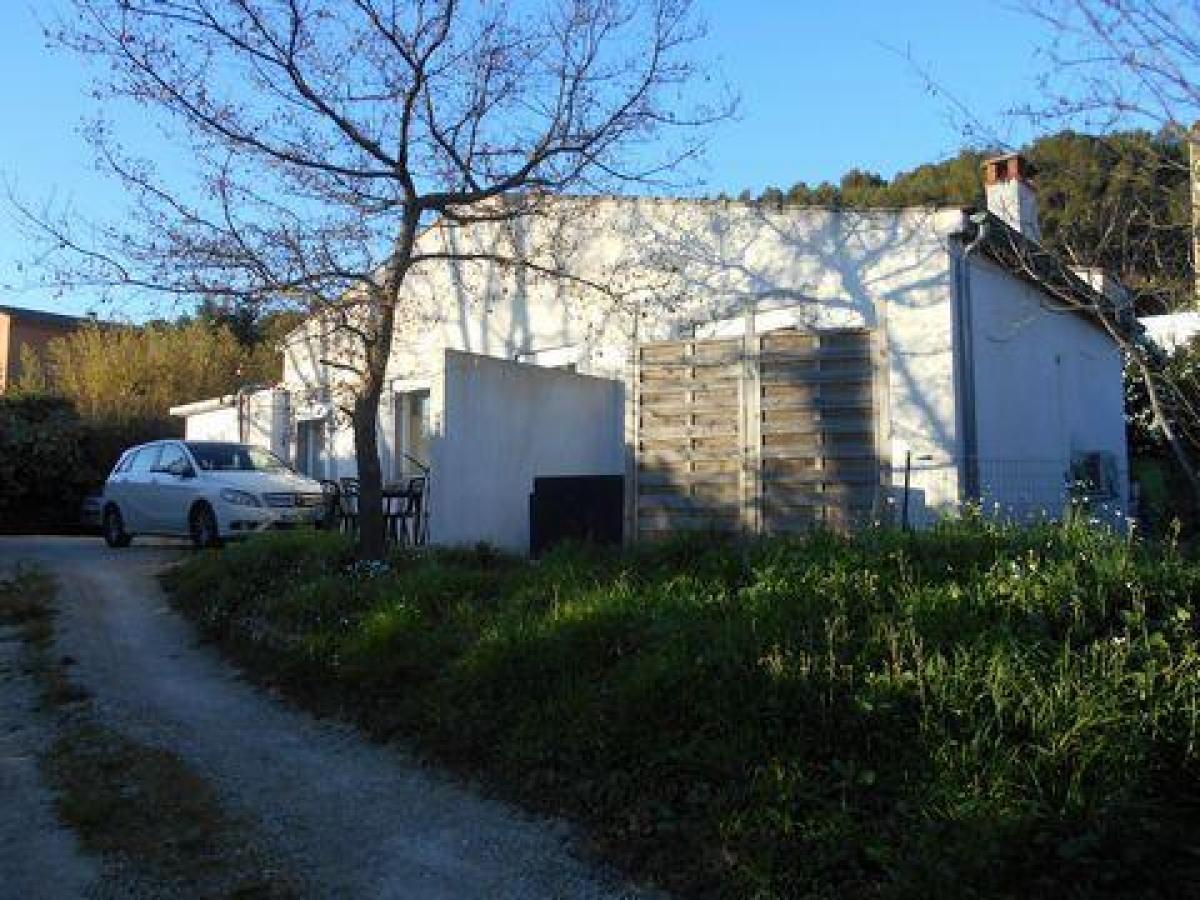 2 bedrooms Shop in Velaux, France No. 17731