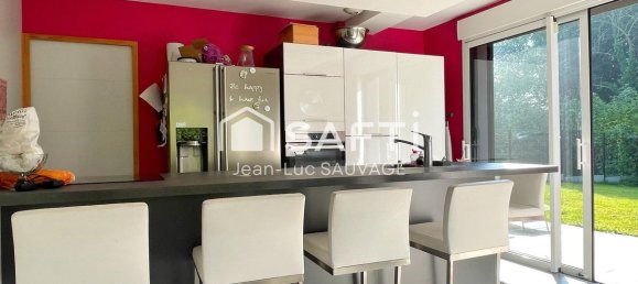 3 bedrooms House in Provin, France No. 230982 4