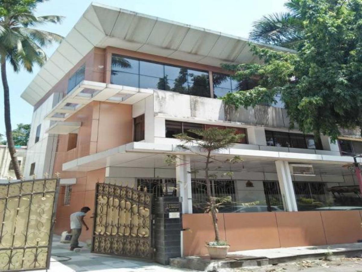 4 bedrooms House in Mumbai, India No. 42131