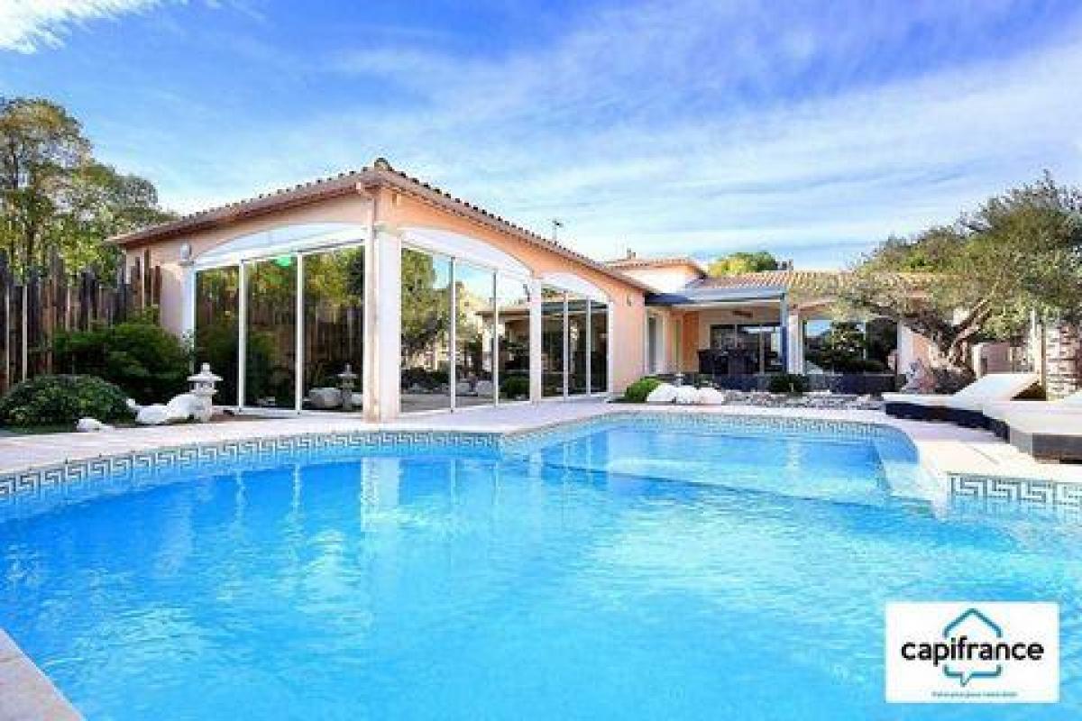 4 bedrooms House in Lattes, France No. 32470