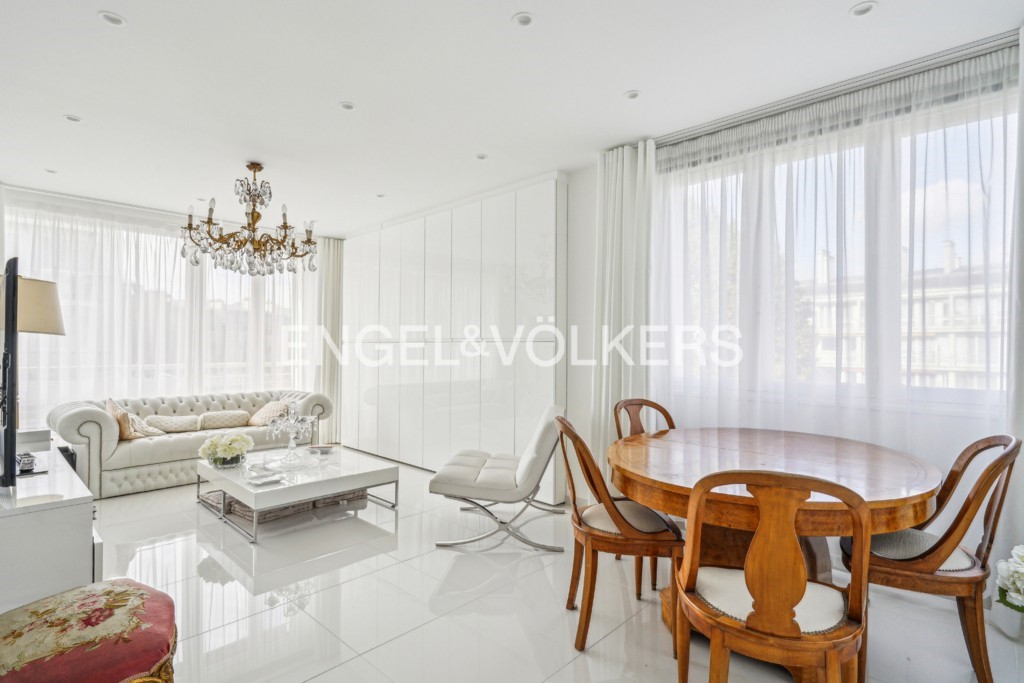 2 chambres Appartement à Neuilly-sur-Seine, France No. 176541