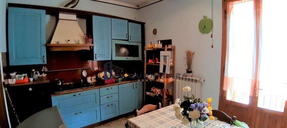 5 rooms Apartment in Vaiano, Italy No. 70565 7