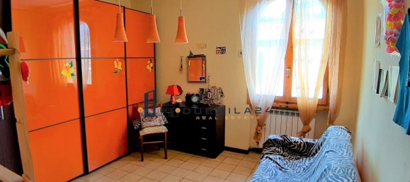 5 rooms Apartment in Vaiano, Italy No. 70565 11