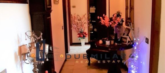 5 rooms Apartment in Vaiano, Italy No. 70565 4