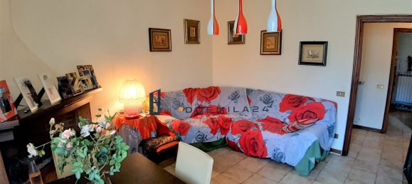 5 rooms Apartment in Vaiano, Italy No. 70565 2