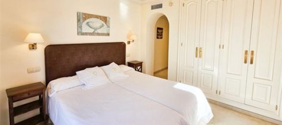 2 bedrooms Penthouse in Marbella, Spain No. 22695 10