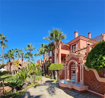2 bedrooms Penthouse in Marbella, Spain No. 22695