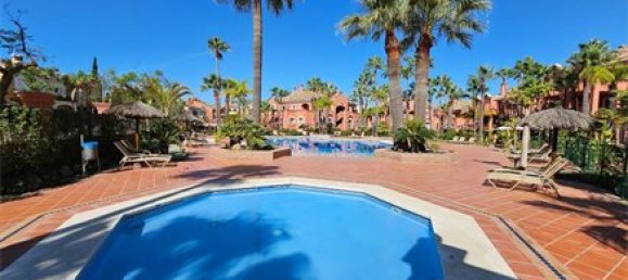 2 bedrooms Penthouse in Marbella, Spain No. 22695 2
