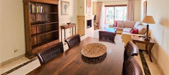 2 bedrooms Penthouse in Marbella, Spain No. 22695 3