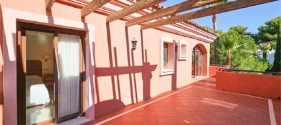 2 bedrooms Penthouse in Marbella, Spain No. 22695 5