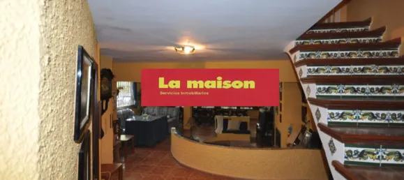 4 bedrooms House in Paterna, Spain No. 29136 9