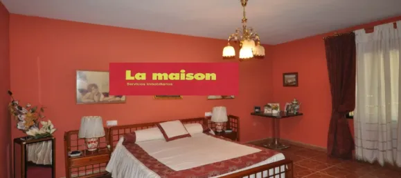 4 bedrooms House in Paterna, Spain No. 29136 7