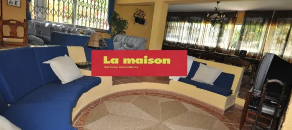 4 bedrooms House in Paterna, Spain No. 29136 10