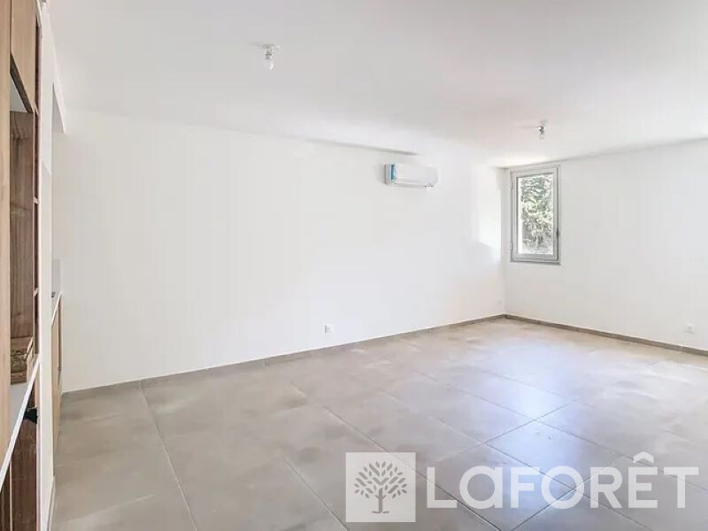 Apartamento de 1 dormitorio en Marignane, France No. 281693