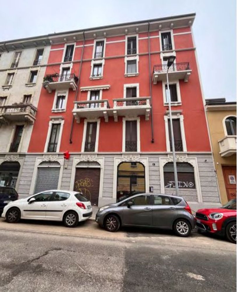 2 rooms Apartment in Milan, Italy No. 239821