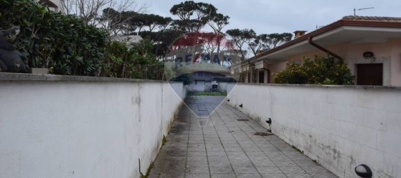 3 Schlafzimmer Villa in Ardea, Italy, Nr. 108194 3