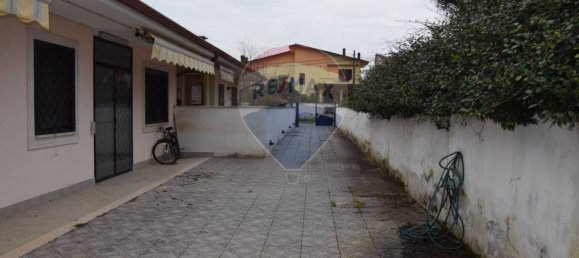 3 Schlafzimmer Villa in Ardea, Italy, Nr. 108194 7