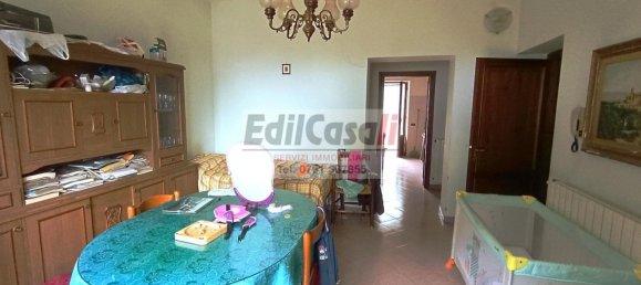 3 rooms Apartment in Viterbo, Italy No. 274129 3