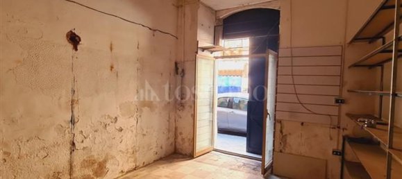60m² Commercial property in Catania, Italy No. 118024 8