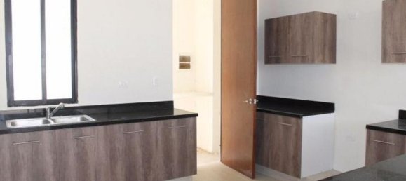 3 bedrooms House in Merida, Mexico No. 43376 2