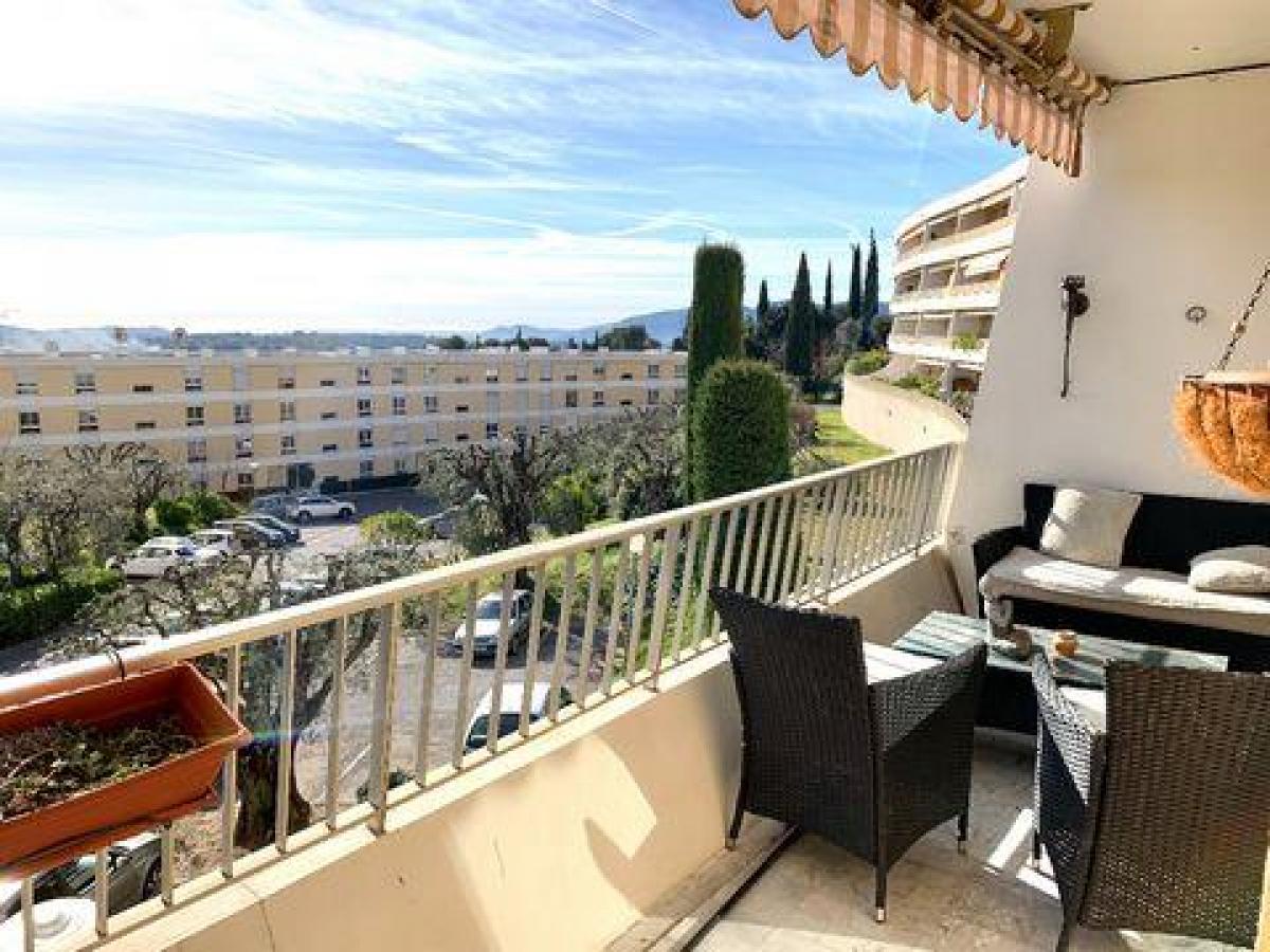 2 bedrooms Condo in Grasse, France No. 16394
