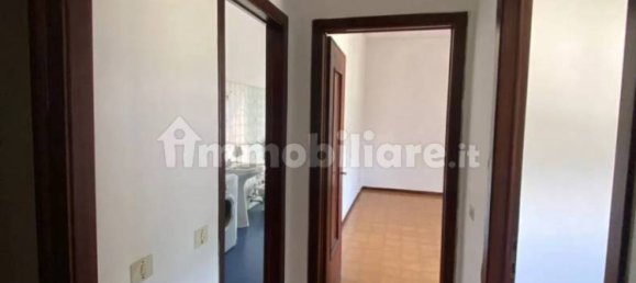 4 bedrooms Apartment in Follo, Italy No. 258888 8